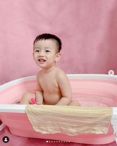 MARIHO寶寶感溫摺疊澡盆
